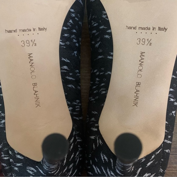 NWOT Manolo Blahnik Hangisi Black Jacquard Jewel Buckle Pump, 70mm (2.75" heel) - Picture 10 of 14